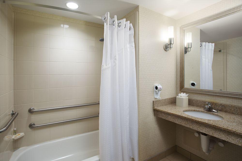 Doubletree By Hilton Chicago Midway Airport, Il Hotel Bedford Park Bagian luar foto
