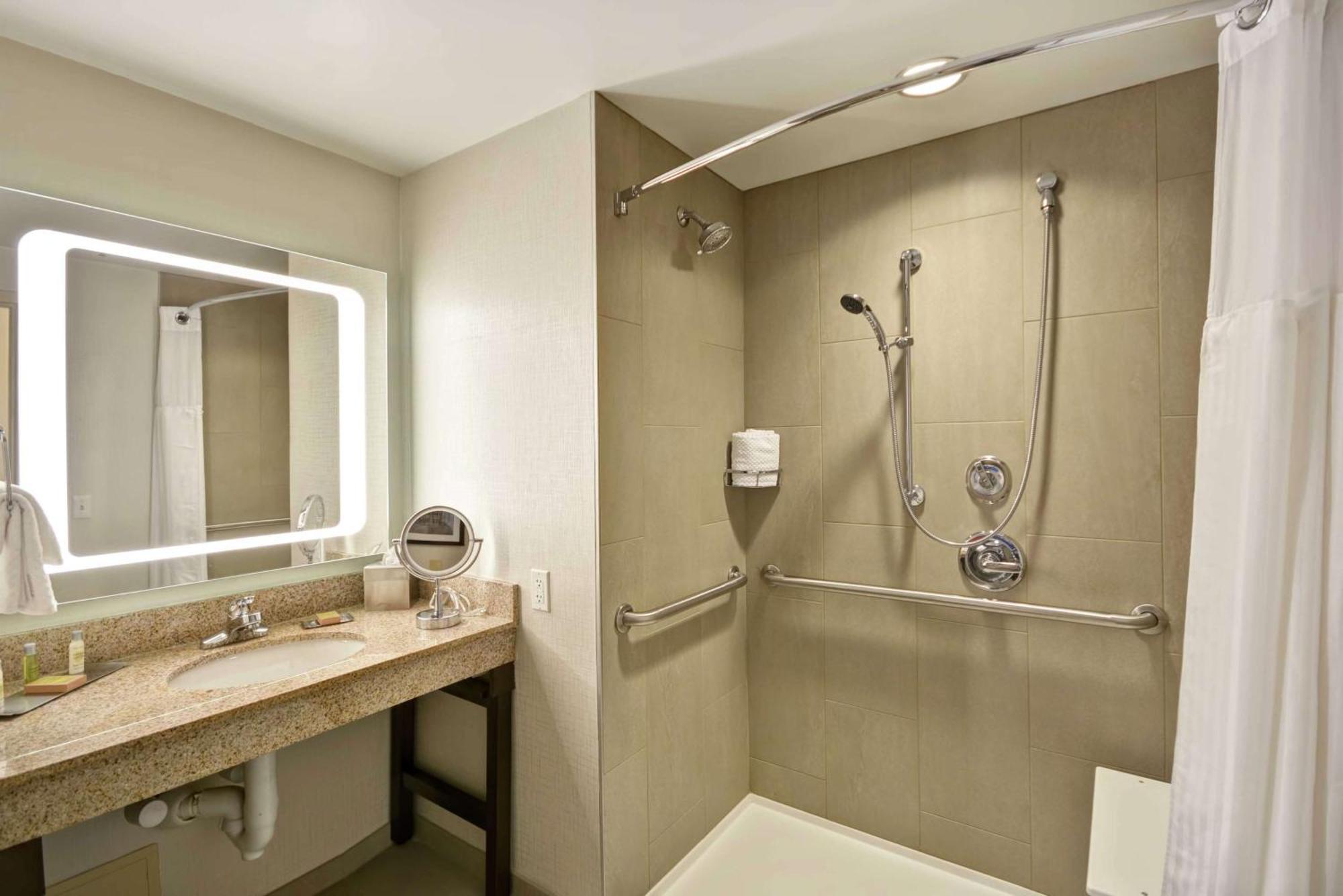 Doubletree By Hilton Chicago Midway Airport, Il Hotel Bedford Park Bagian luar foto