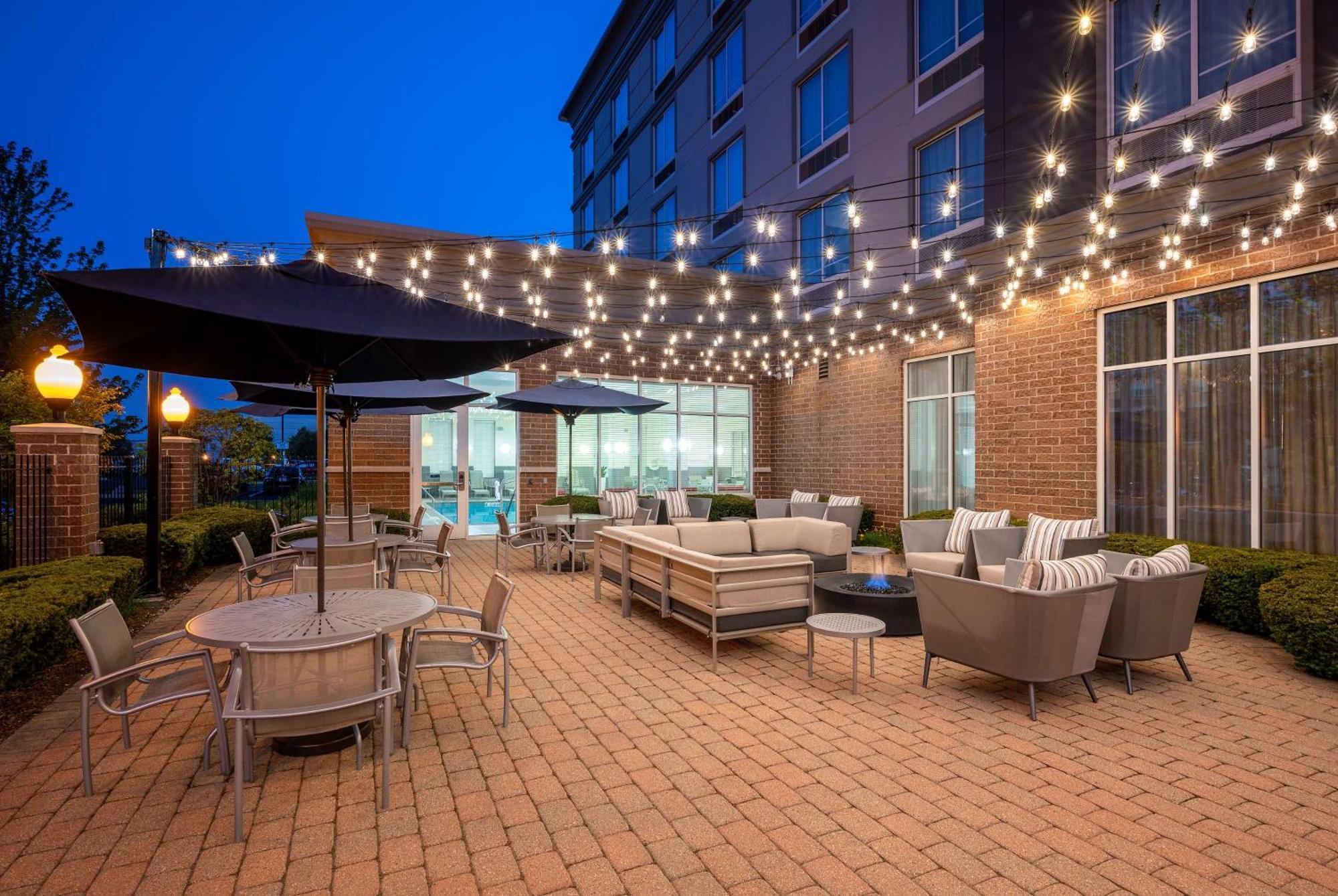 Doubletree By Hilton Chicago Midway Airport, Il Hotel Bedford Park Bagian luar foto