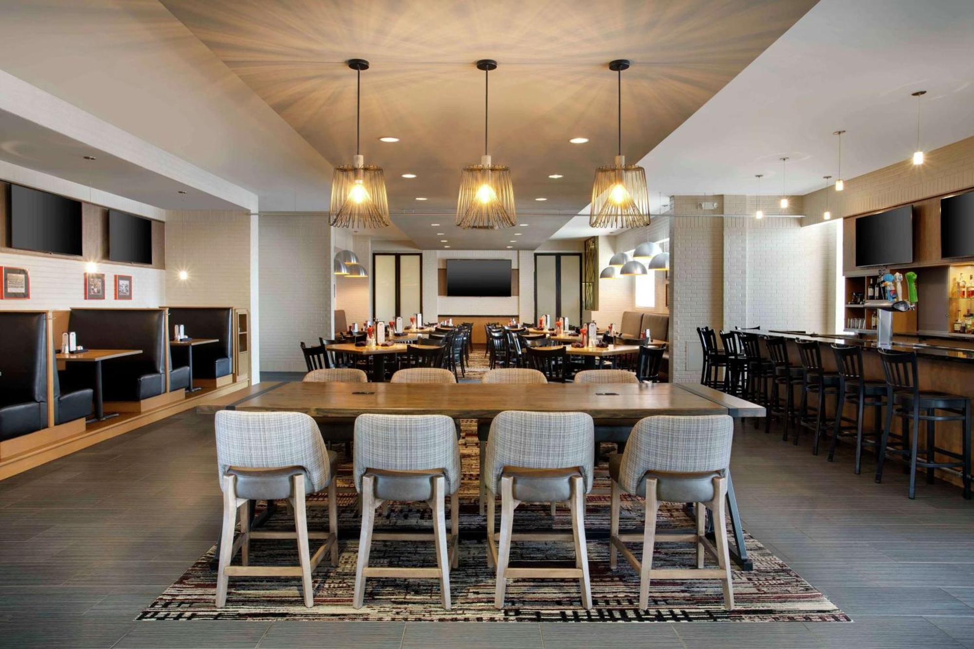 Doubletree By Hilton Chicago Midway Airport, Il Hotel Bedford Park Bagian luar foto