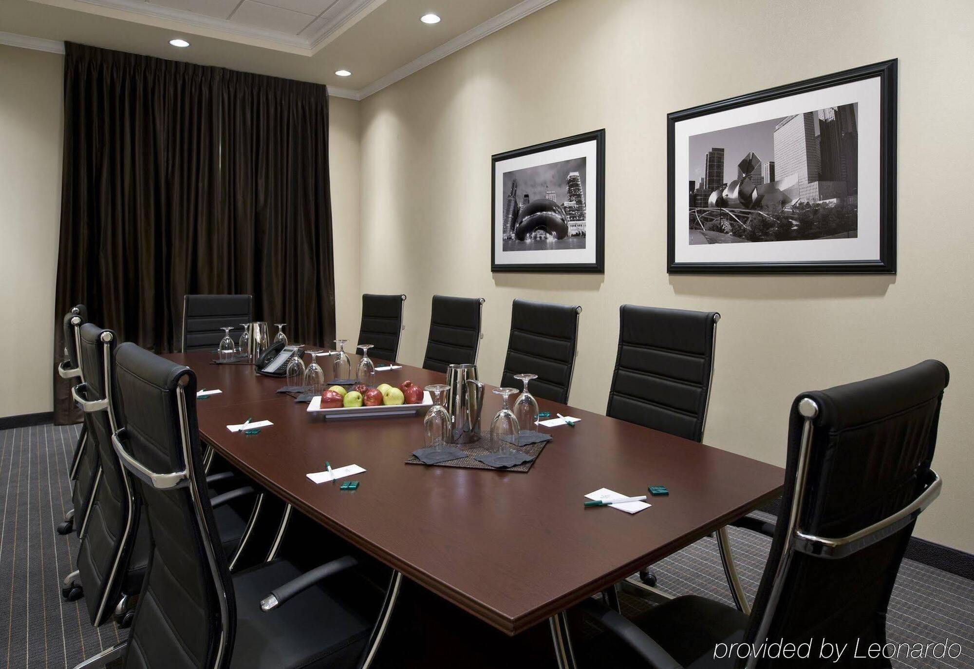 Doubletree By Hilton Chicago Midway Airport, Il Hotel Bedford Park Bagian luar foto